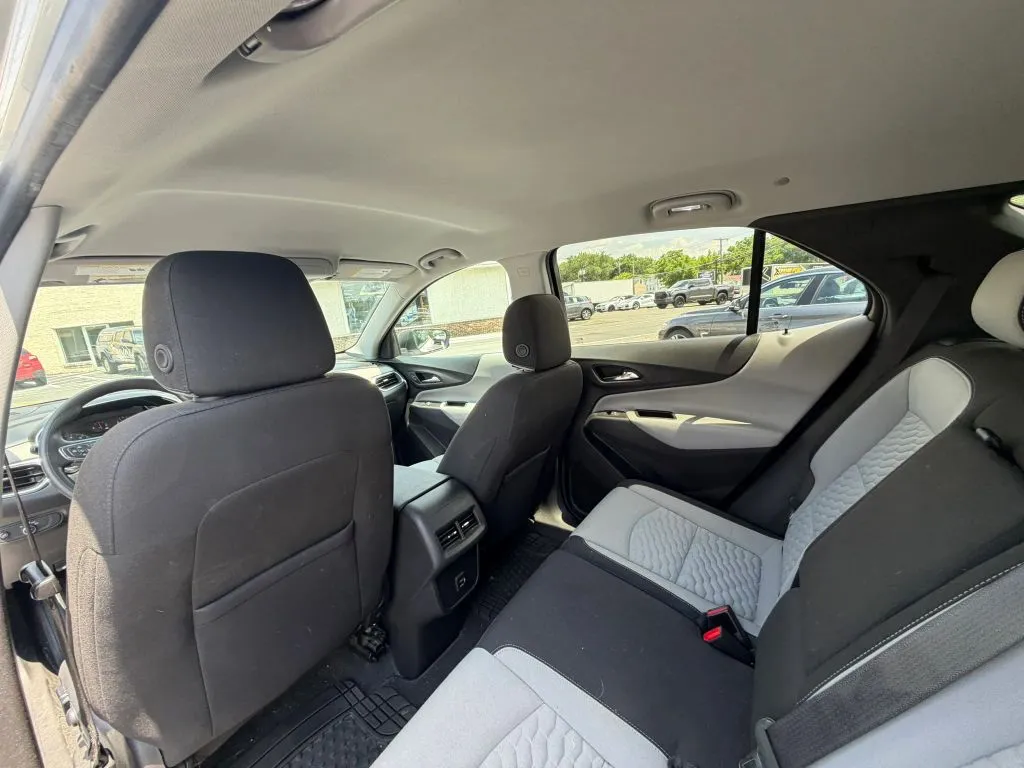 2020 Chevrolet Equinox LS - Photo 34