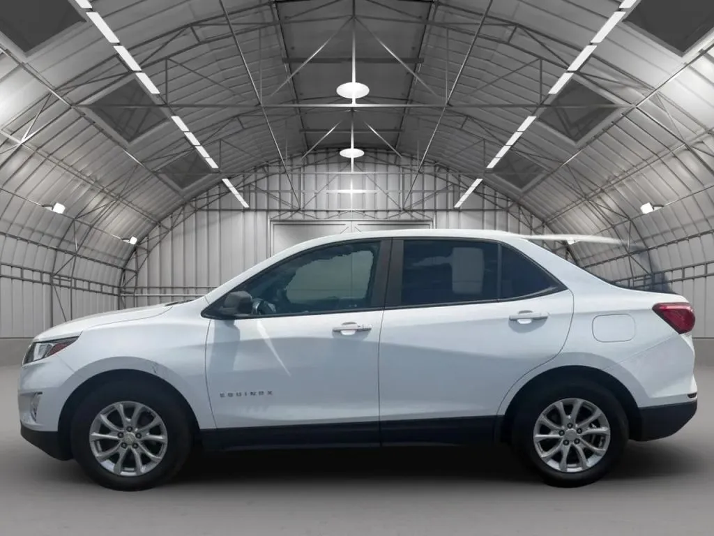 2020 Chevrolet Equinox LS - Photo 9