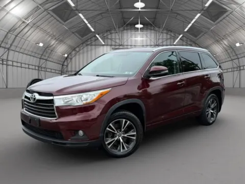 Photos of 2016 Toyota Highlander XLE Sport Utility 4D for sale in Pottstown, PA at Reliable Car Connection