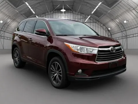 Red 2016 Toyota Highlander XLE Sport Utility 4D for sale in Pottstown, PA