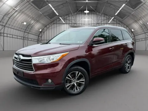 More photos of 2016 Toyota Highlander XLE Sport Utility 4D at Reliable Car Connection, PA