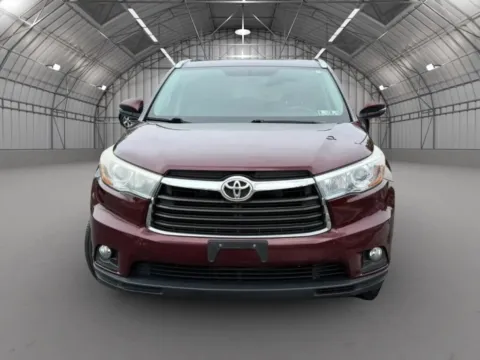 More photos of 2016 Toyota Highlander XLE Sport Utility 4D at Reliable Car Connection, PA
