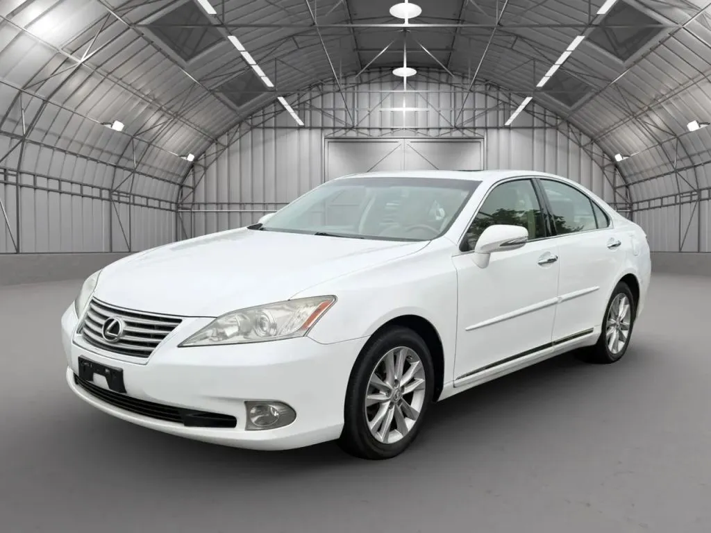 White 2011 Lexus ES 350 Sedan 4D for sale in Pottstown, PA