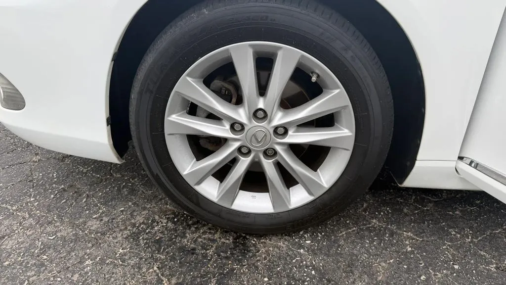 2011 Lexus ES 350 - Photo 46