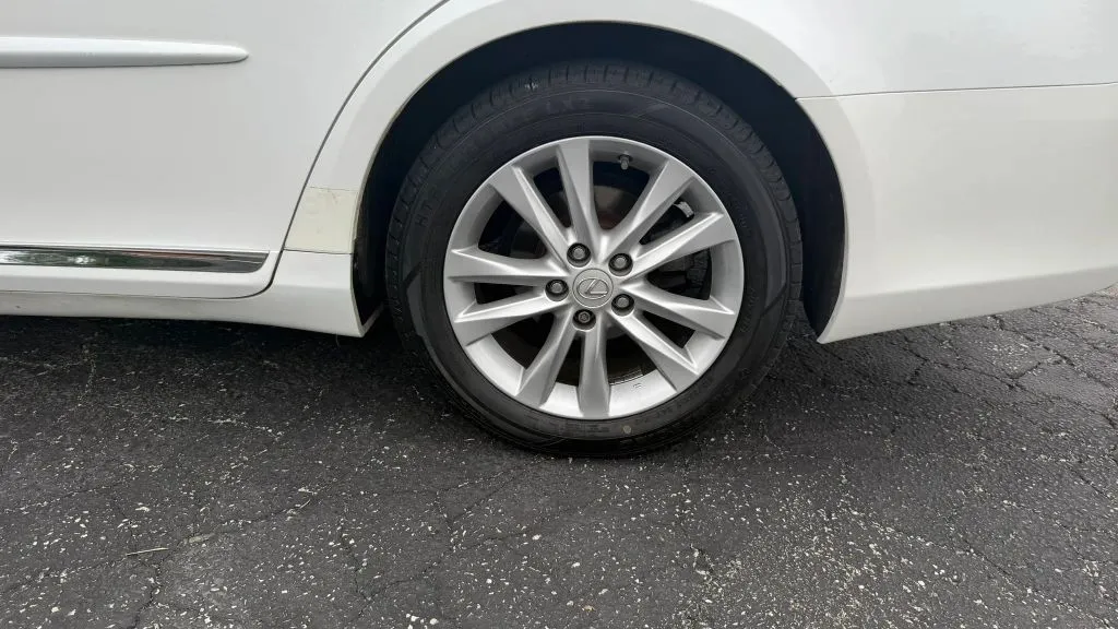 2011 Lexus ES 350 - Photo 45