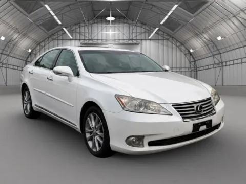 White 2011 Lexus ES 350 Sedan 4D for sale in Pottstown, PA