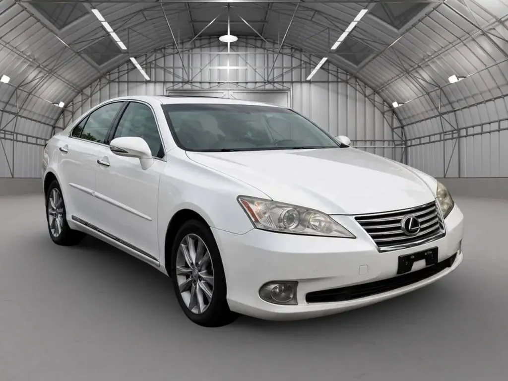 White 2011 Lexus ES 350 Sedan 4D for sale in Pottstown, PA
