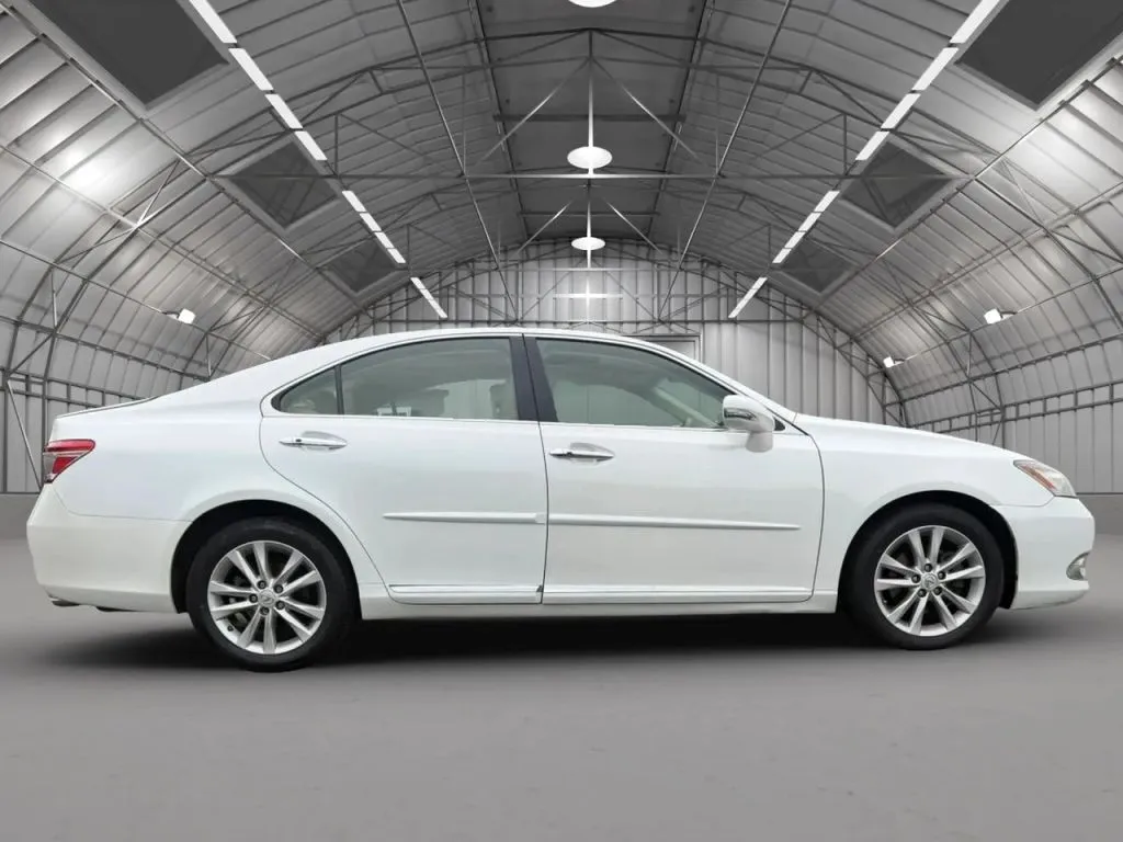 2011 Lexus ES 350 - Photo 11