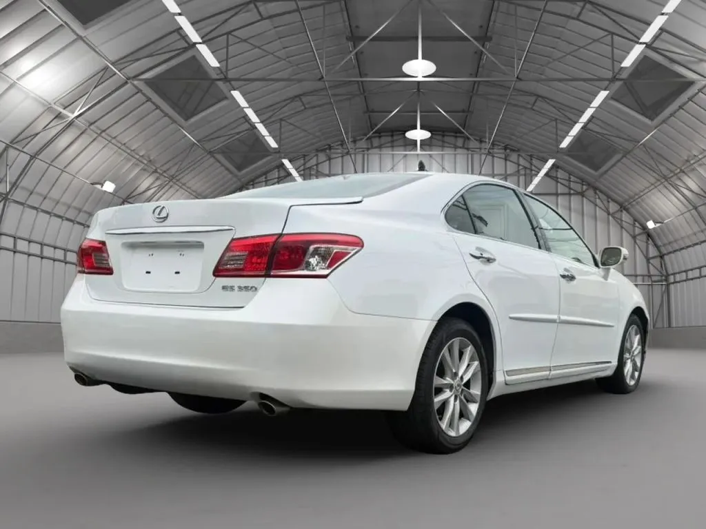 2011 Lexus ES 350 - Photo 14