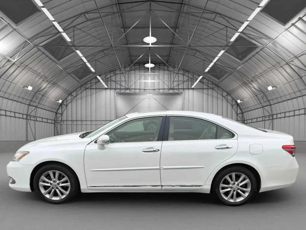 2011 Lexus ES 350 - Photo 24