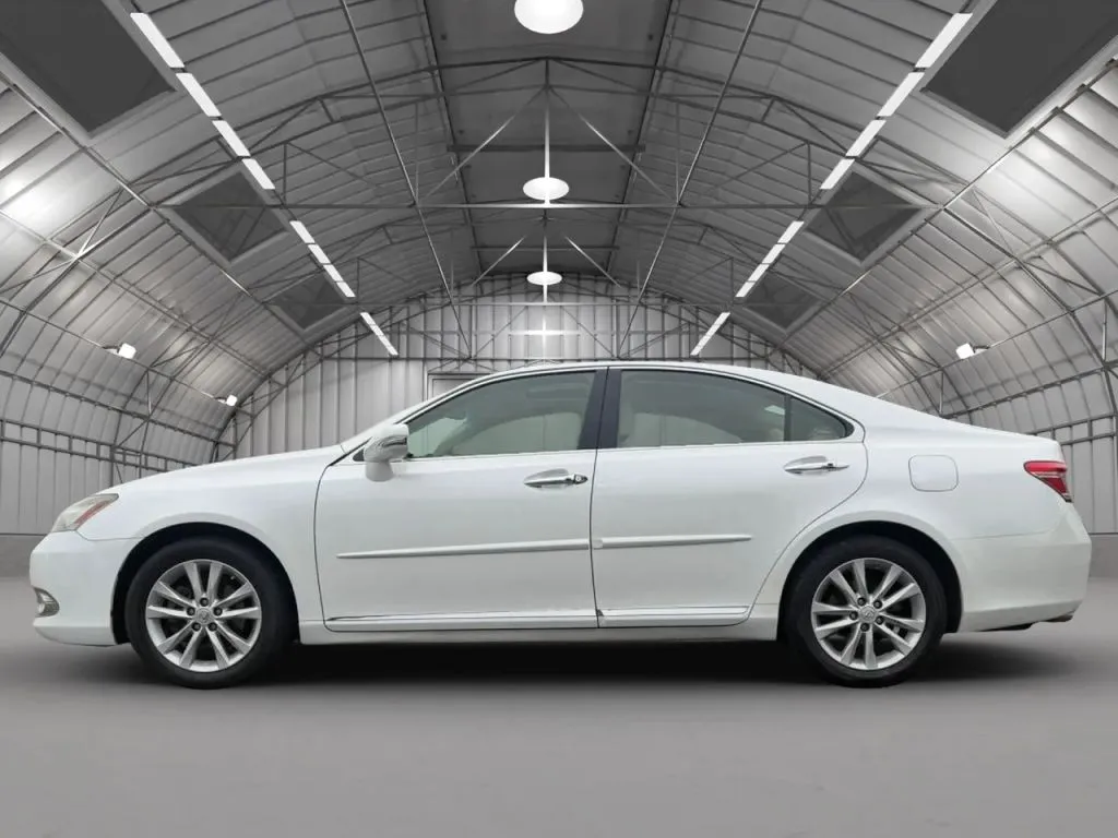 2011 Lexus ES 350 - Photo 23