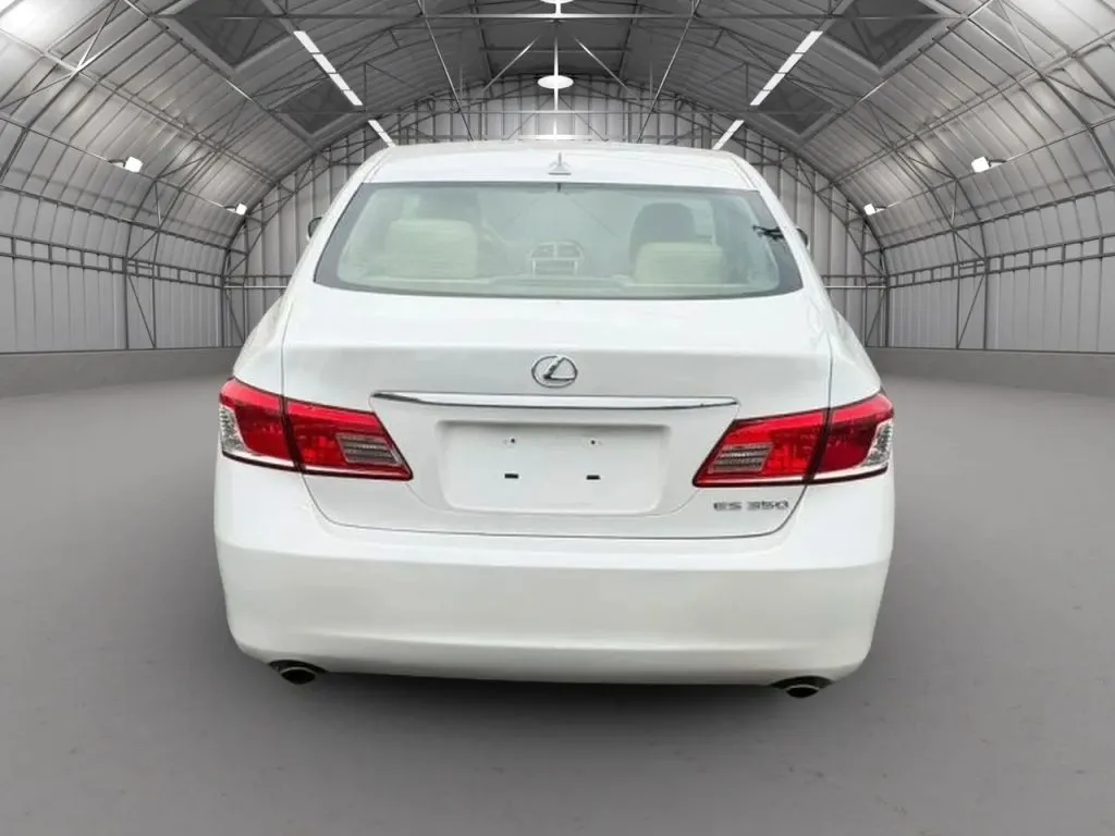 2011 Lexus ES 350 - Photo 18