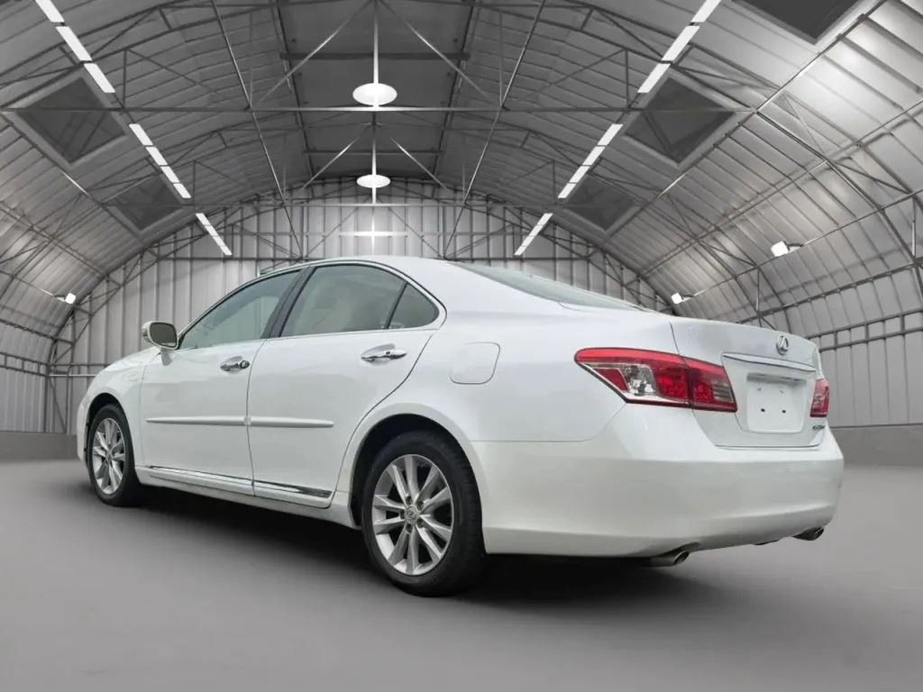 2011 Lexus ES 350 - Photo 20