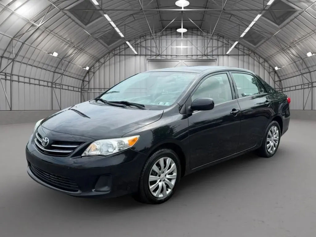 2013 Toyota Corolla LE Sedan 4D