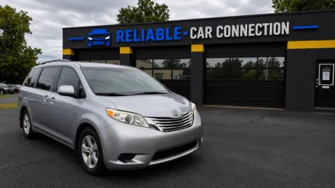 Unknown 2015 Toyota Sienna LE Minivan 4D for sale in Pottstown, PA