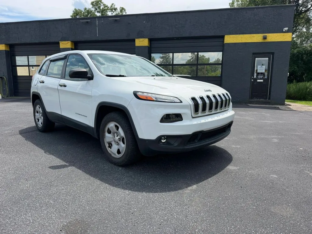 White 2014 Jeep Cherokee Sport SUV 4D for sale in Pottstown, PA