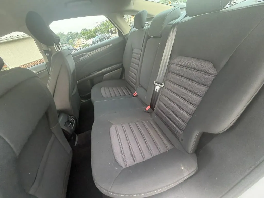 2017 Ford Fusion SE - Photo 30