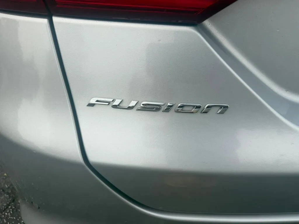 2017 Ford Fusion SE - Photo 16