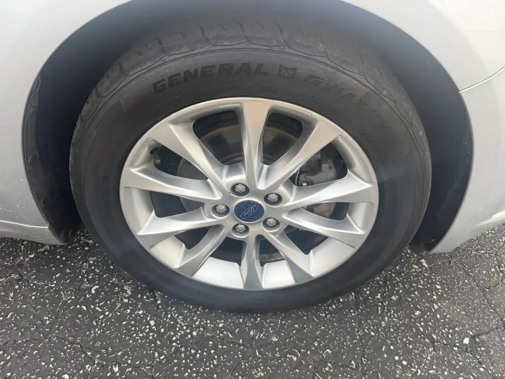 2017 Ford Fusion SE - Photo 14