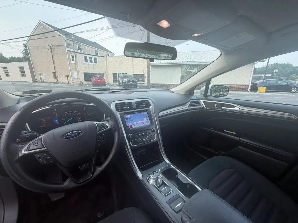 2017 Ford Fusion SE - Photo 20