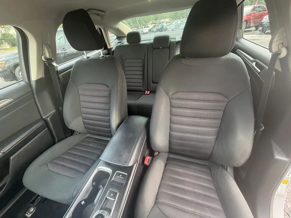 2017 Ford Fusion SE - Photo 29