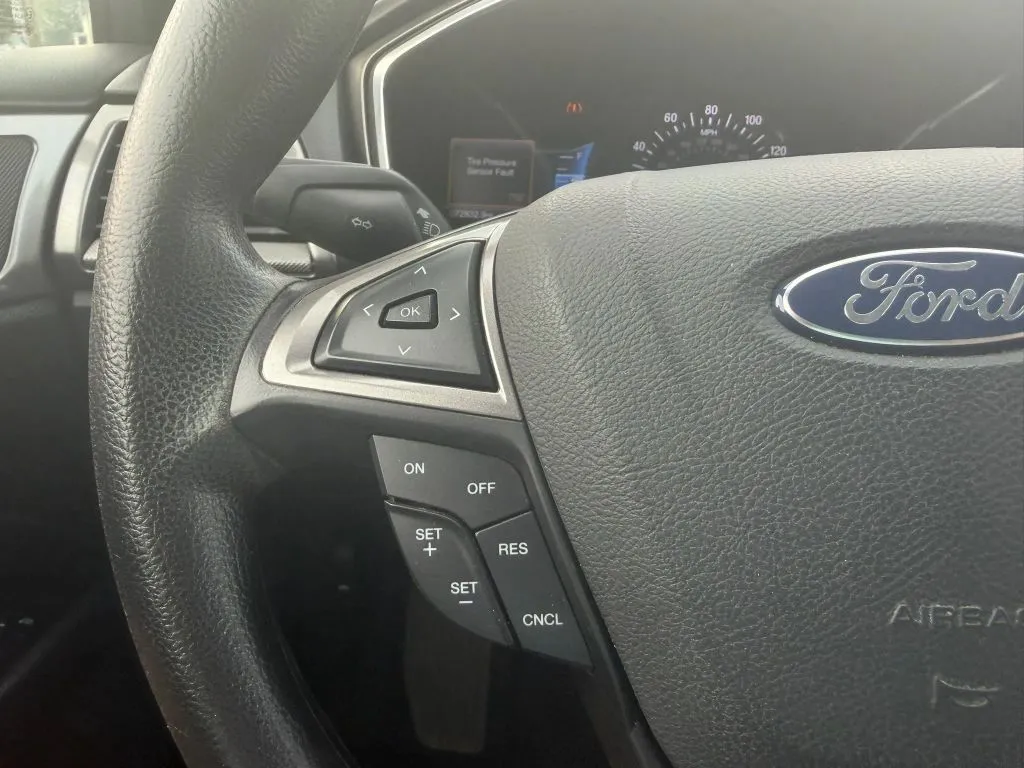 2017 Ford Fusion SE - Photo 22