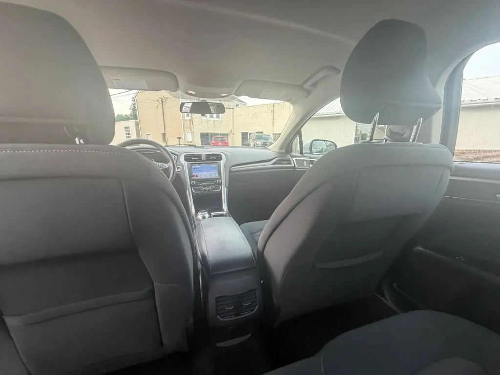 2017 Ford Fusion SE - Photo 32