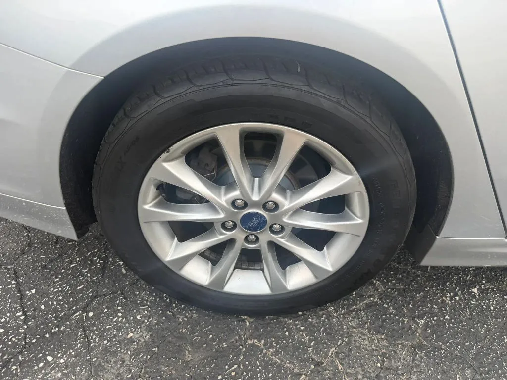 2017 Ford Fusion SE - Photo 13