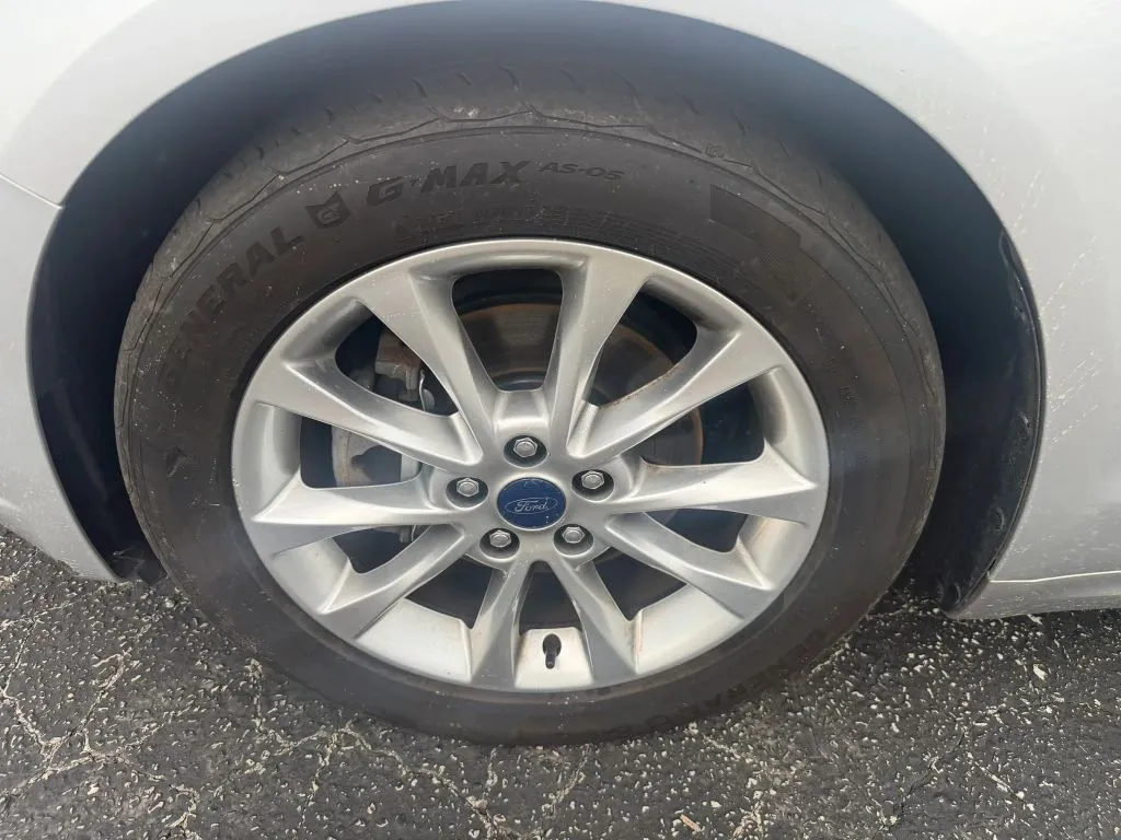 2017 Ford Fusion SE - Photo 11