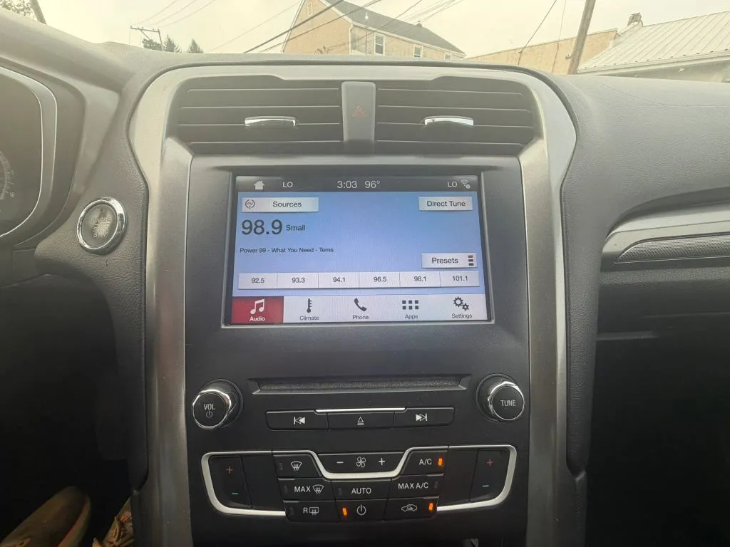2017 Ford Fusion SE - Photo 25