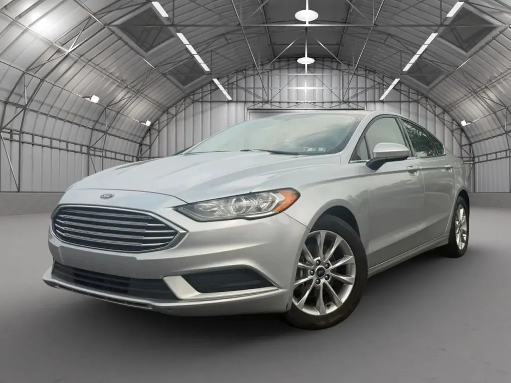 2017 Ford Fusion SE - Photo 3