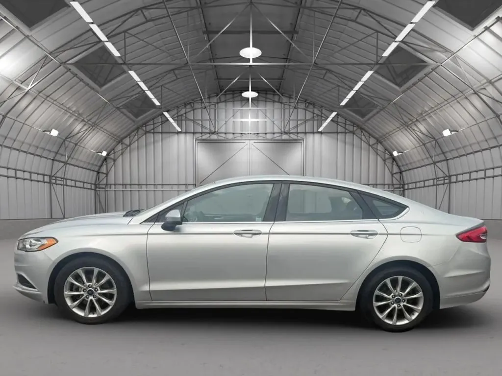 2017 Ford Fusion SE - Photo 9