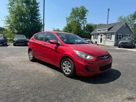 Photos of 2013 Hyundai Accent GS Hatchback 4D for sale in Pottstown, PA at Reliable Car Connection