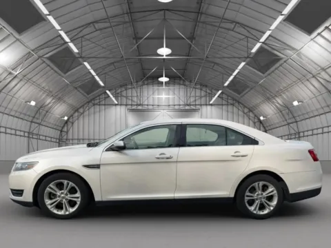 More photos of 2016 Ford Taurus SEL Sedan 4D at Reliable Car Connection, PA