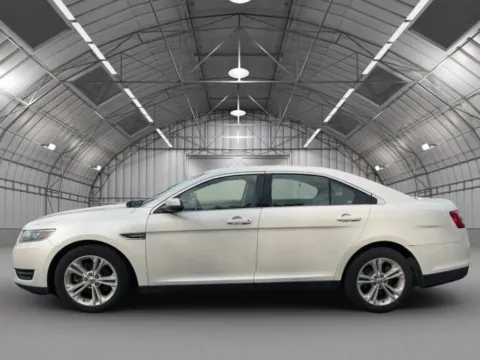 More photos of 2016 Ford Taurus SEL Sedan 4D at Reliable Car Connection, PA