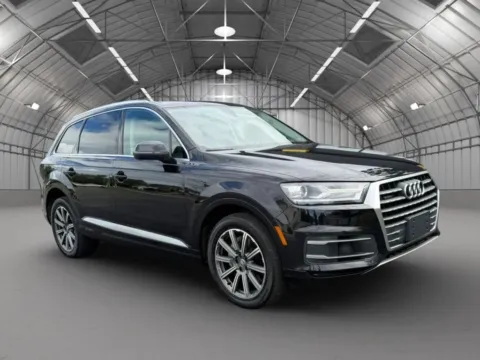 Black 2018 Audi Q7 3.0T Premium Plus Sport Utility 4D for sale in Pottstown, PA