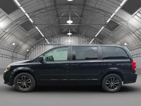 More photos of 2017 Dodge Grand Caravan Passenger SE Minivan 4D at Reliable Car Connection, PA
