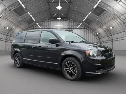 Black 2017 Dodge Grand Caravan Passenger SE Minivan 4D for sale in Pottstown, PA