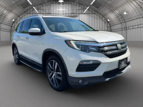 White 2017 Honda Pilot Elite Sport Utility 4D for sale in Pottstown, PA