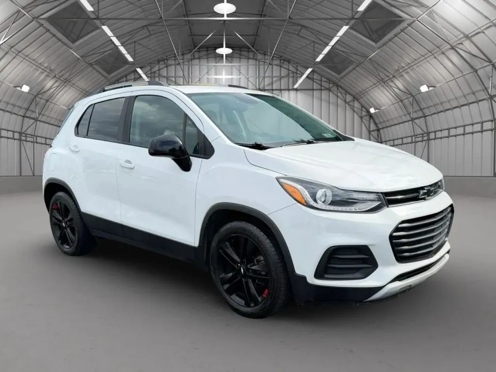White 2020 Chevrolet Trax LT Sport Utility 4D for sale in Pottstown, PA