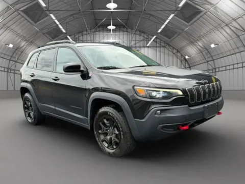 Photos of 2022 Jeep Cherokee TrailHawk Sport Utility 4D for sale in Pottstown, PA at Reliable Car Connection