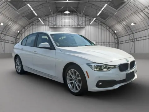 White 2018 BMW 3 Series 320i xDrive Sedan 4D for sale in Pottstown, PA