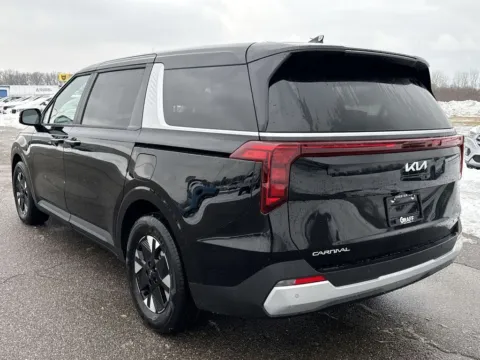 More photos of 2026 Kia Carnival Hybrid LXS at Graff Kia of Chesterton, IN
