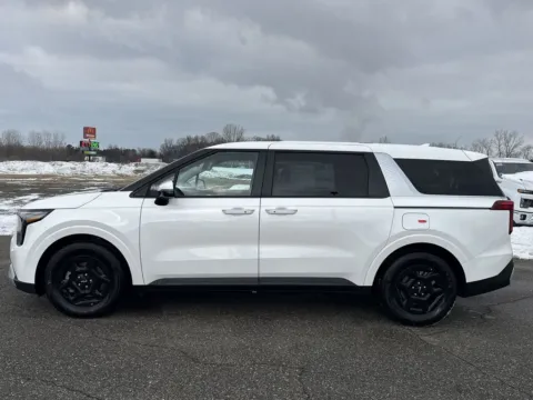 More photos of 2026 Kia Carnival LXS at Graff Kia of Chesterton, IN