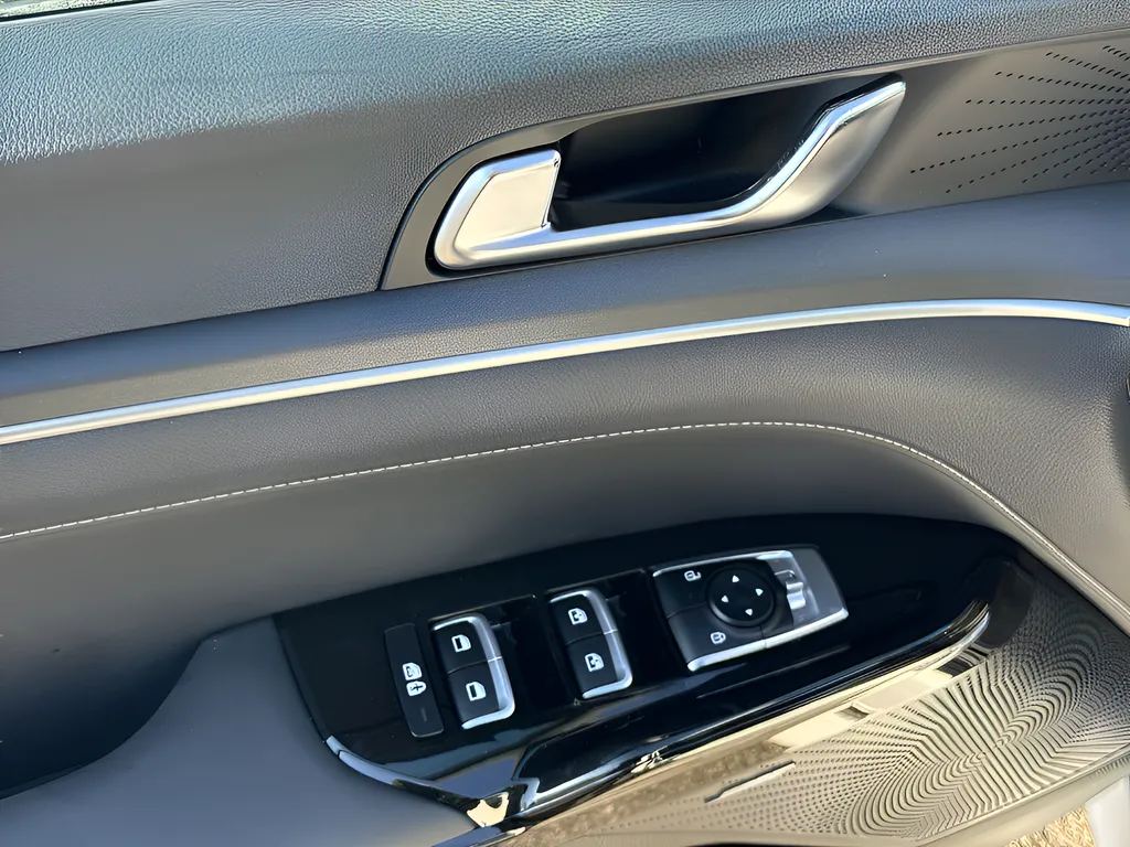 2026 Kia K5 GT-Line - Photo 15