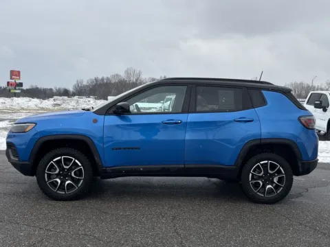 More photos of 2024 Jeep Compass Trailhawk at Graff Kia of Chesterton, IN