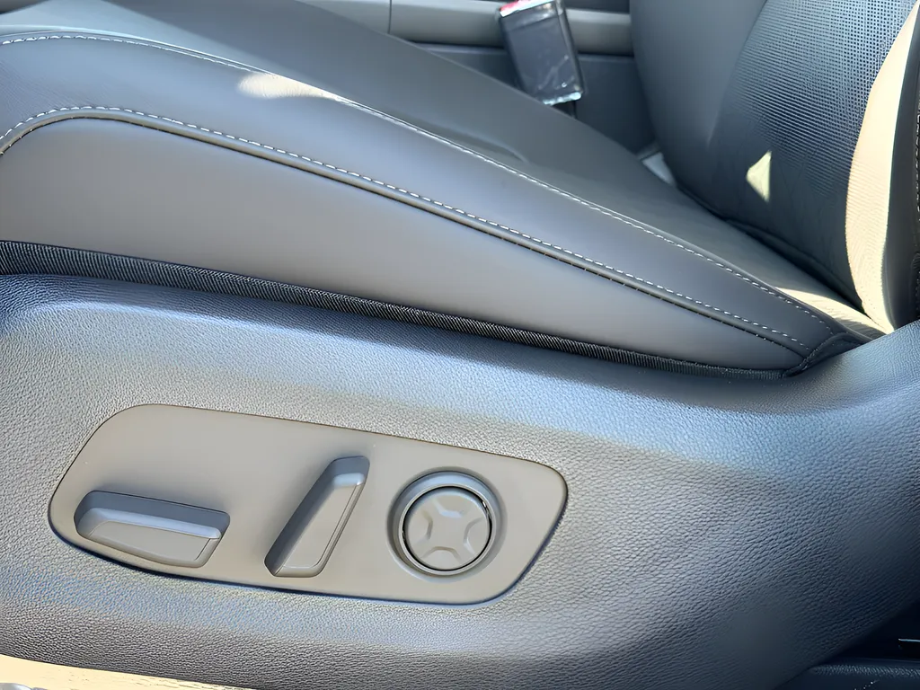 2026 Kia Carnival LXS - Photo 14