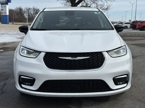 Another view of 2024 Chrysler Pacifica Touring L for sale in Burns Harbor, IN at Graff Kia of Chesterton