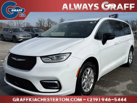 White 2024 Chrysler Pacifica Touring L for sale in Burns Harbor, IN