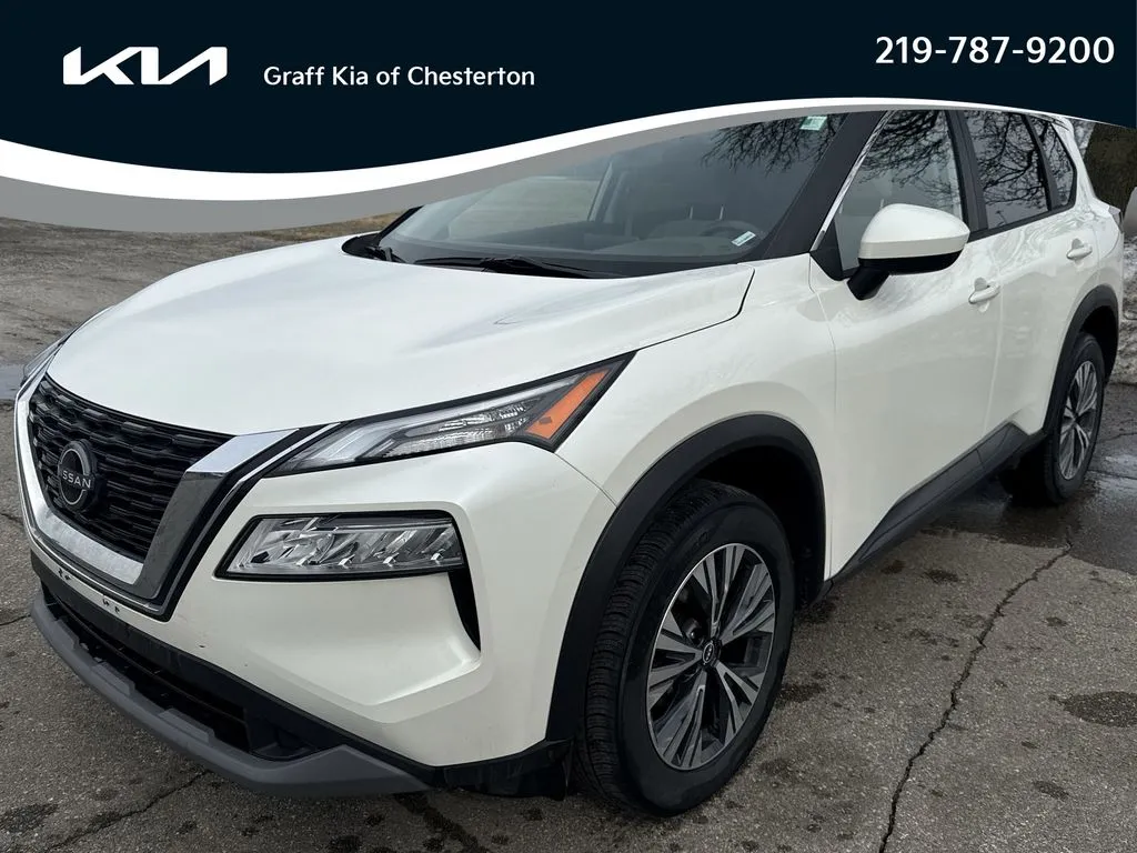 White 2023 Nissan Rogue SV for sale in Burns Harbor, IN